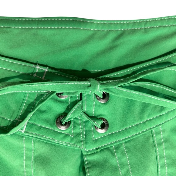 THE NORTH FACE Green Womens Board Shorts sz 10 Hook & Loop Fly Pockets Stretchy - Picture 8 of 14